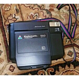 Retro 960 Kodamatic Instant Camera Electric Flash 1982 Made In USA 4 Collectors!